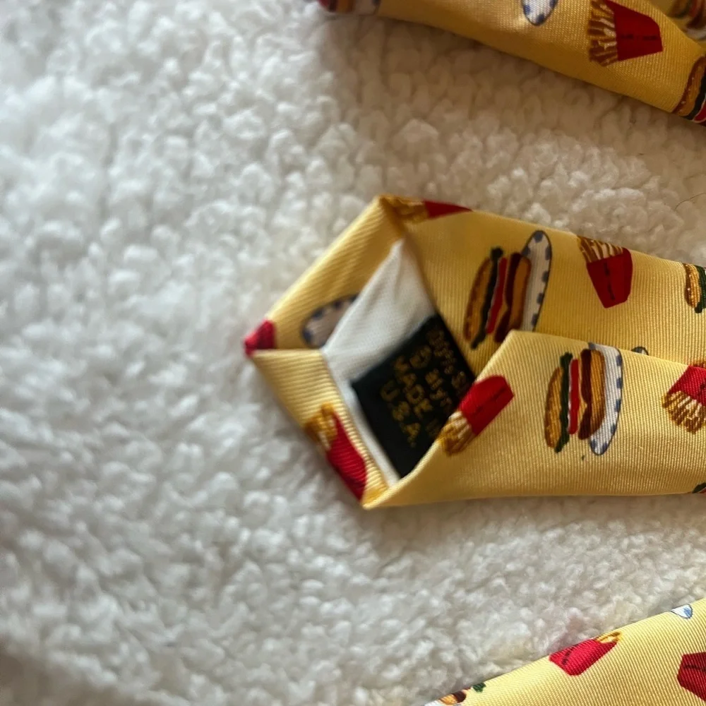 ALYNN NECKWEAR CHEESEBURGER & French Fries Neck Tie Rare !